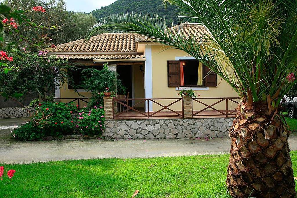 Yannis' Village Keri Pokoj fotografie